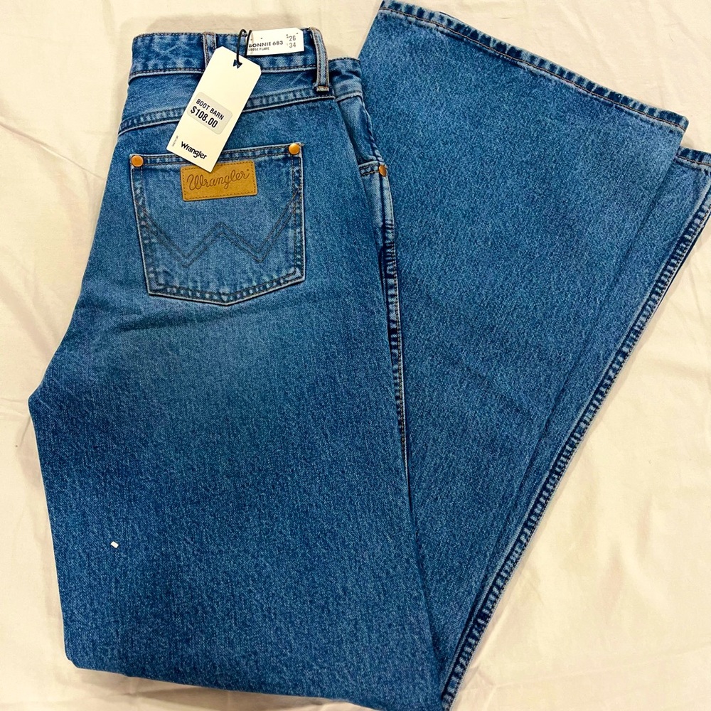 WRANGLER WOMENS LOOSE FLARE JEAN SIZE 26X34 NWT